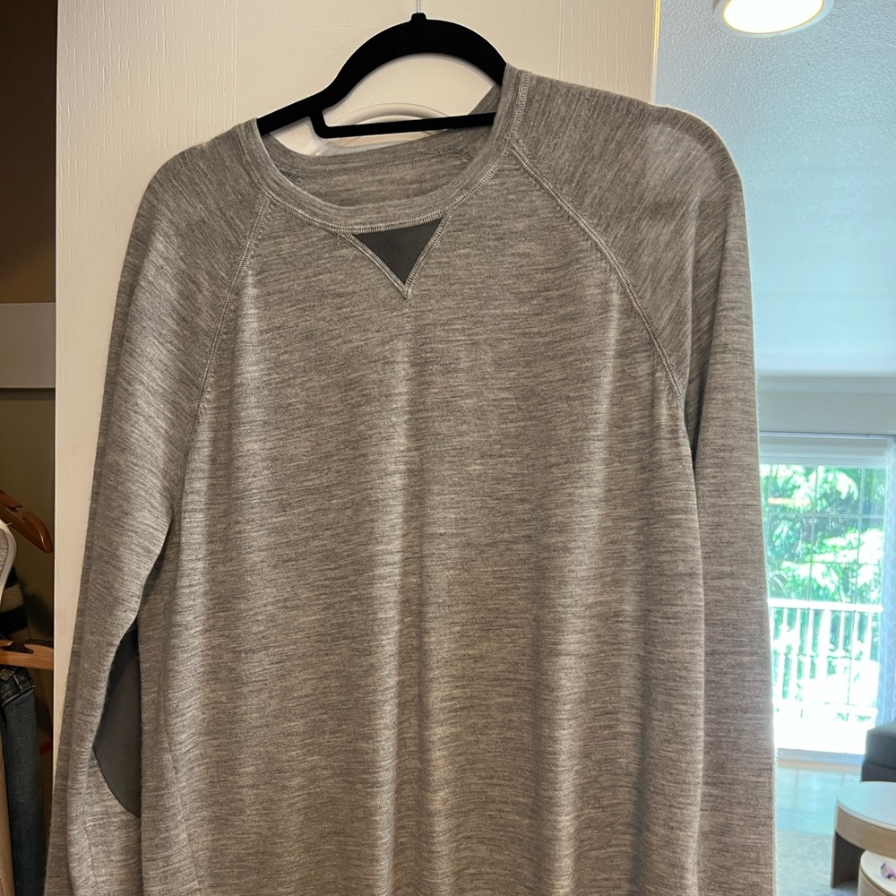 Light wool/cashmere 70/30 light sweater, Size M, by VINCE